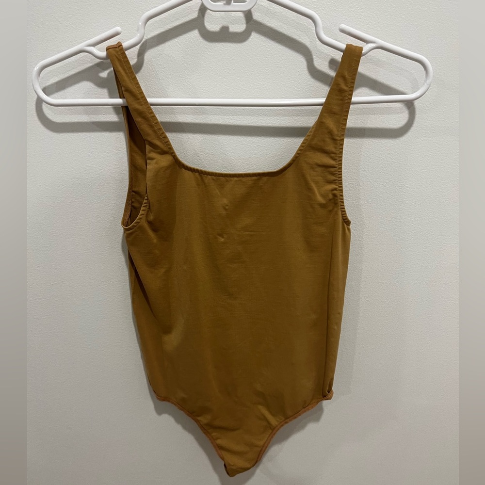 SKIMS SOFT SMOOTHING THONG BODYSUIT